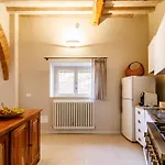 Porta Romana Elegant Apartments With Private Parking!