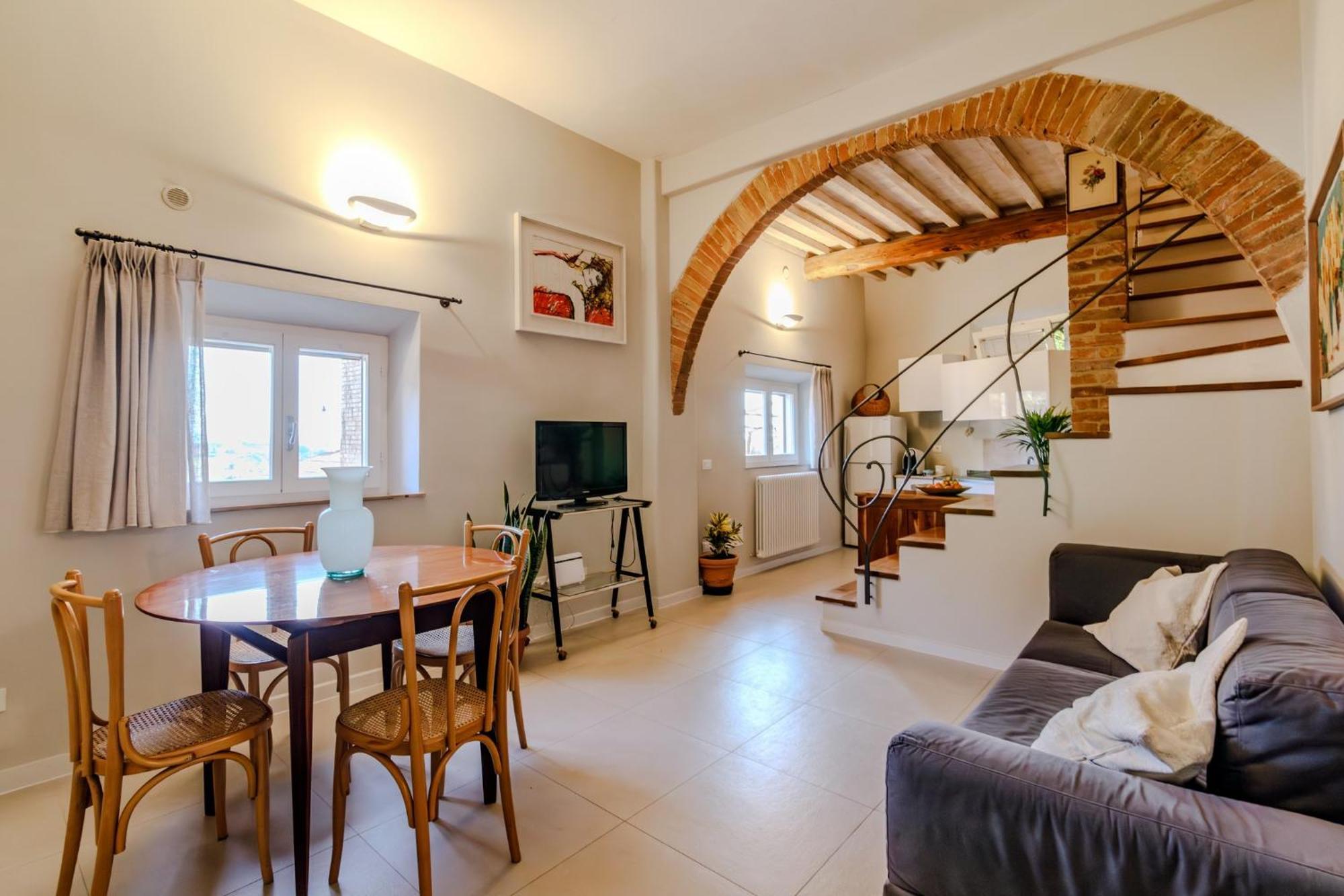 Porta Romana Elegant With Private Parking! *